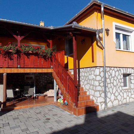 Szonja Apartman Egerszalók Eksteriør billede